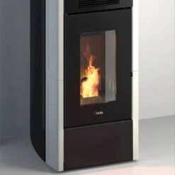 Pelletofen Cadel Atena Plus 12 | 12 KW -Chimney Geschaft Cadel Atena Plus 12 Keramik Weiss Ambient Detail 900x900
