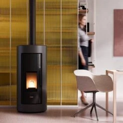 Pelletofen Cadel Shell 9 Up 9,1 KW -Chimney Geschaft Cadel Shell 9 Up Titanium Ambient 900x900