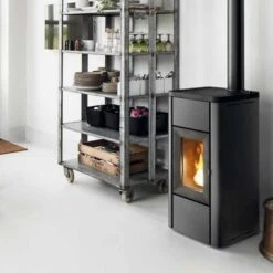 Pelletofen MCZ GHEA Air 6 XUP! S1 6,3 KW -Chimney Geschaft MCZ Ghea schwarz ambient 900x900